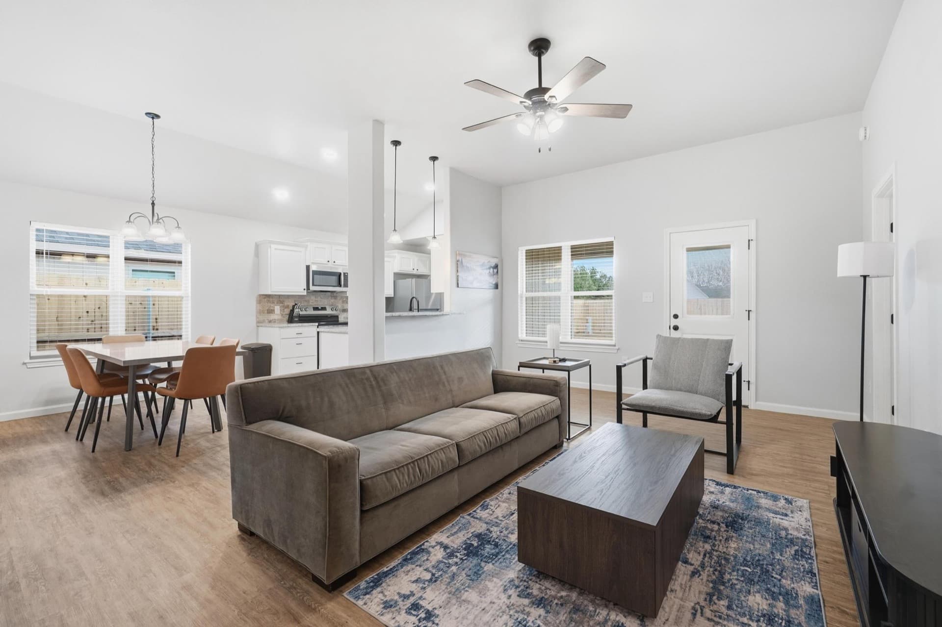 Monthly Rental Bee furnished crew housing in Sweetwater