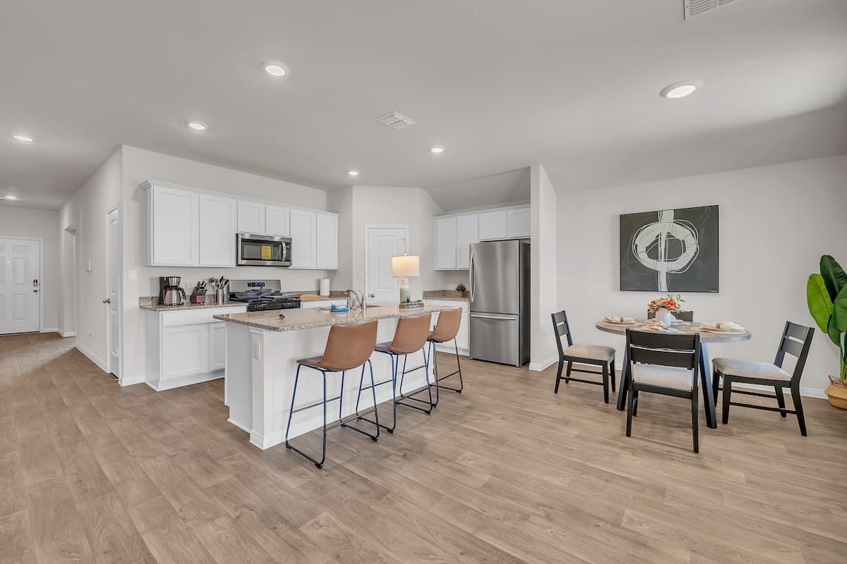 4-bedroom furnished rental in Manor