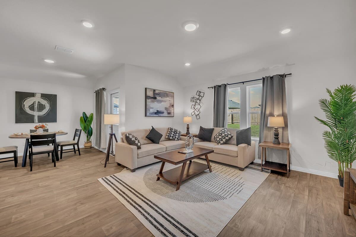 4-bedroom furnished rental in Manor