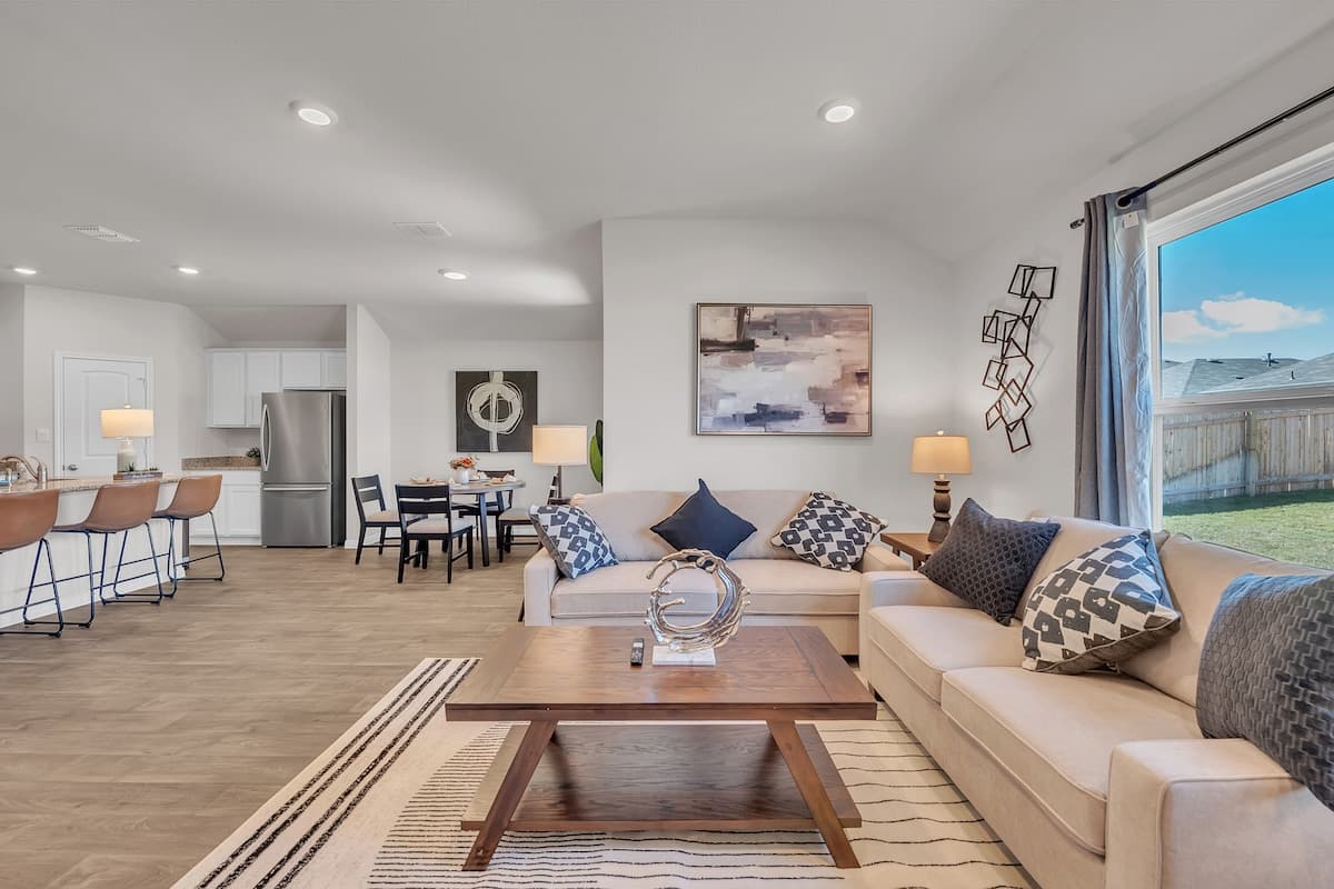4-bedroom furnished rental in Manor