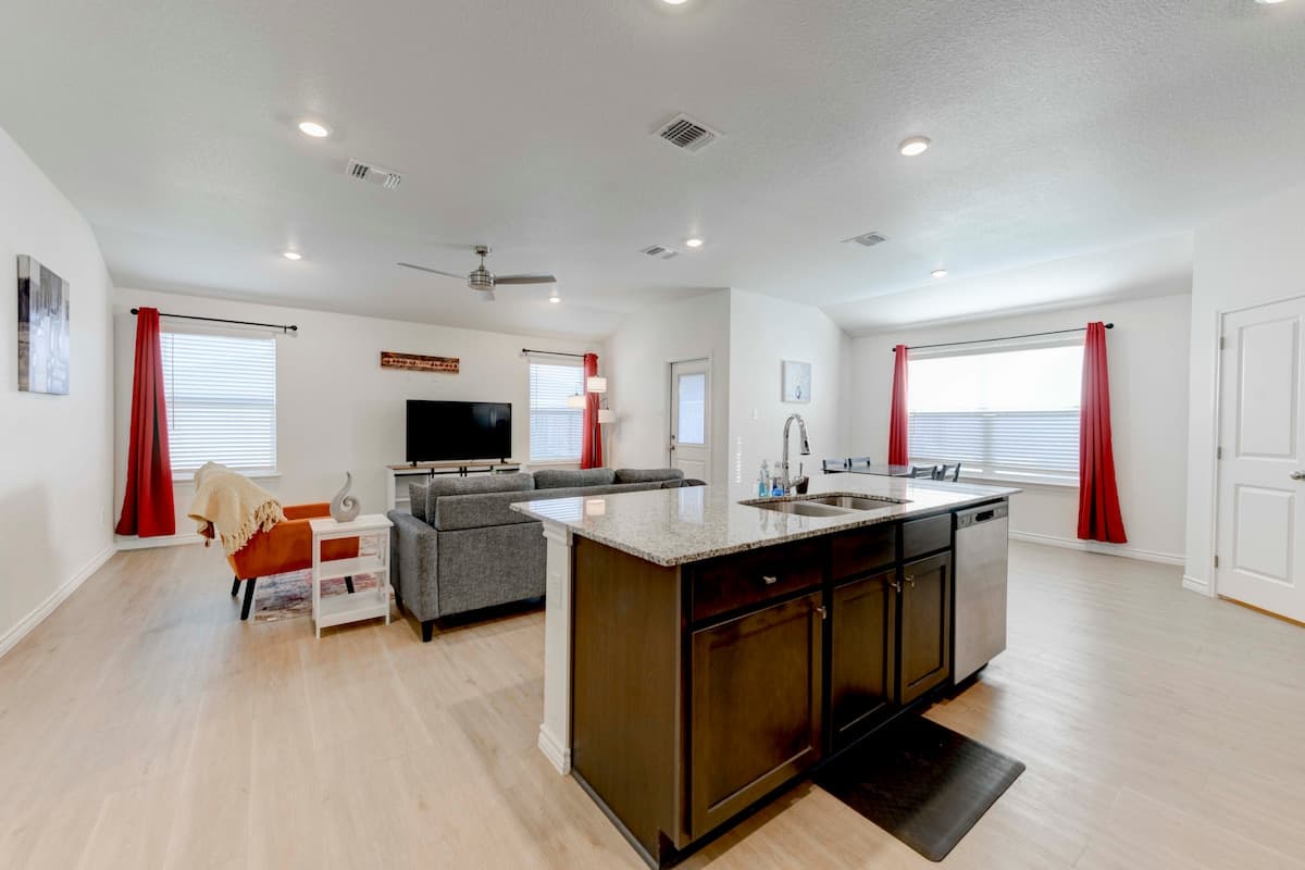 4-bedroom furnished rental in Jarrell