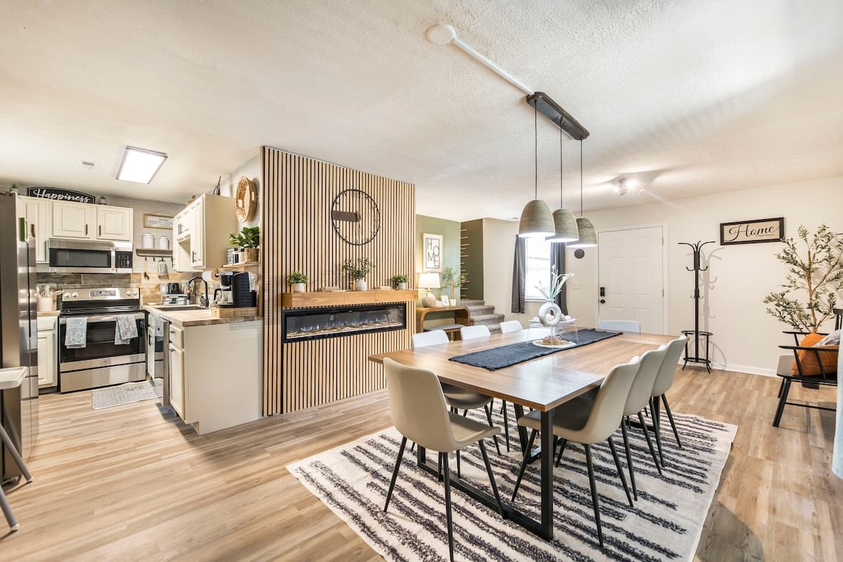 4-bedroom furnished rental in Centerville