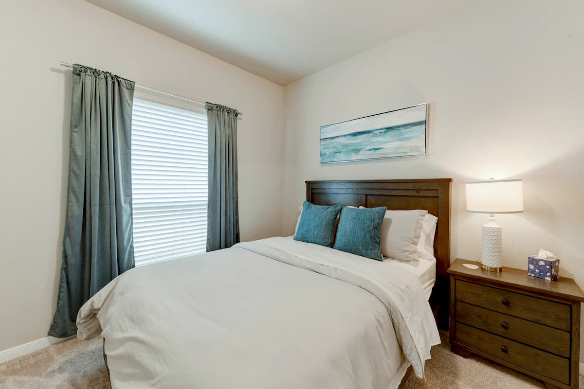 4-bedroom furnished rental in Troy