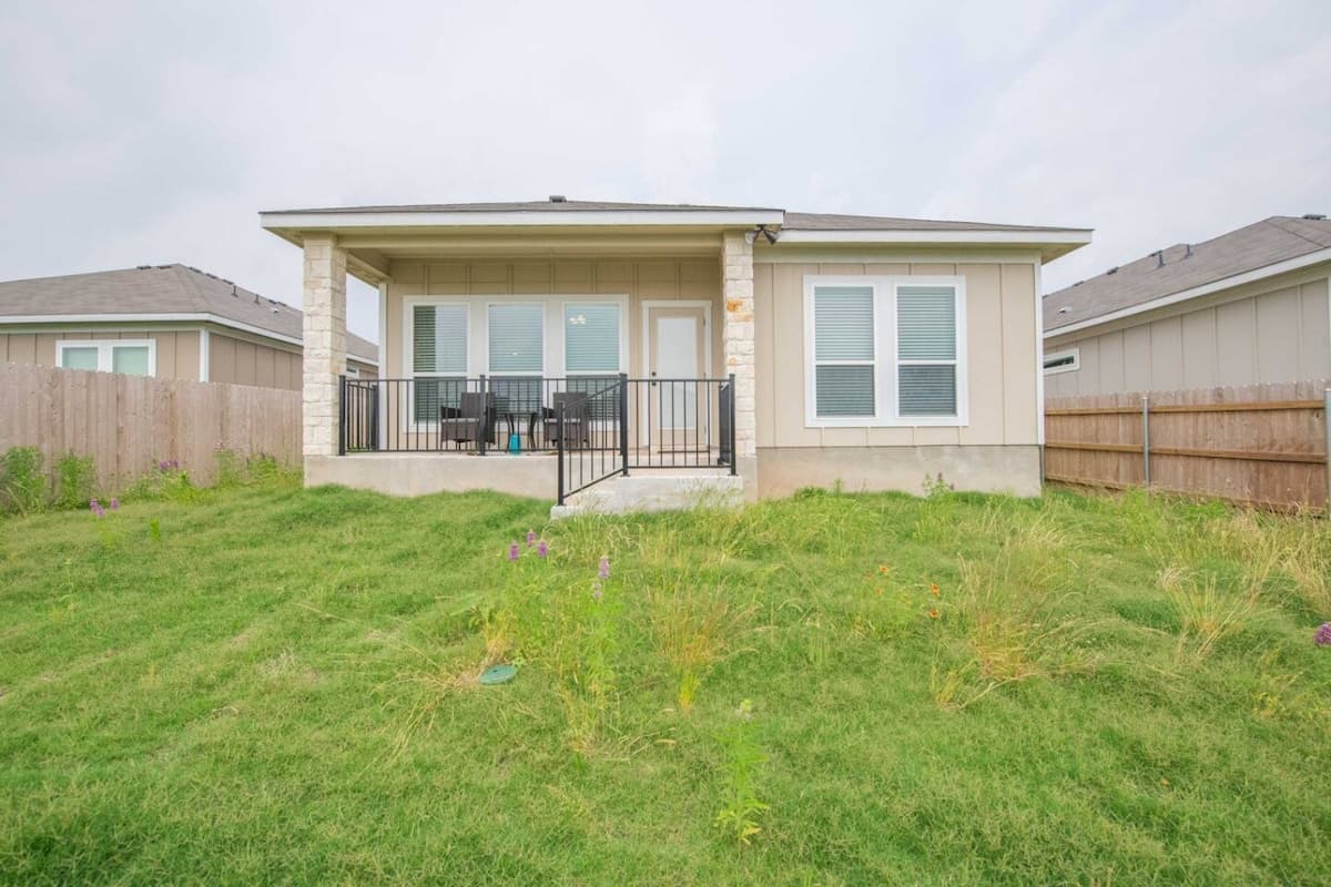 3-bedroom furnished rental in Manor